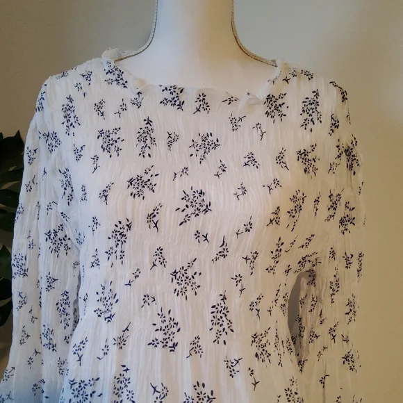 Adiva White and Blue Floral Blouse - Picture 4 of 9